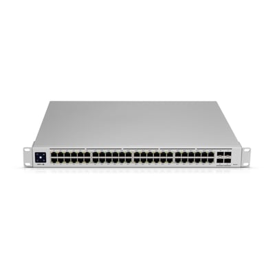 Ubiquiti UniFi Switch PRO 48 i sølv set forfra med 48 netværksporte og fire SFP+-porte.
