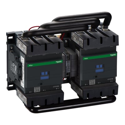 Schneider Electric TeSys D reverseringskontaktor med 150A strøm og 3 poler, vist fra front med dobbelte enheder forbundet.