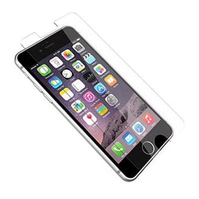 OtterBox Alpha Glas klar til montering på iPhone 5/5S/SE, viser beskyttelsesglassets præcise pasform.