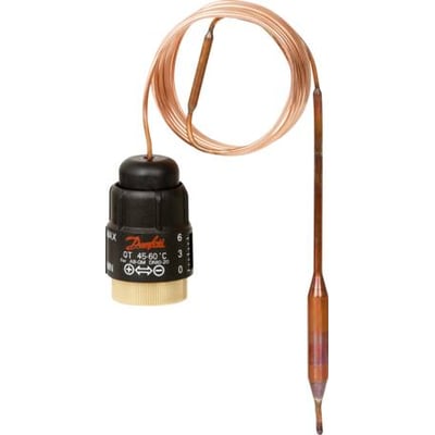 Danfoss QT føler med sort kontrolhus, messingføler og 2 meter impulsledning på hvid baggrund.