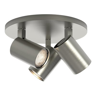 Astro Lighting Ascoli Triple Round spotlampe i mat alu og nikkel med tre cylindriske spots set skråt nedefra.