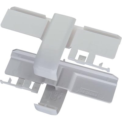 Nærbillede af Legrand samlestykket med synligt Legrand logo og detaljer i plastens overflade.