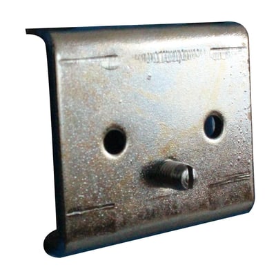Monteringsplade dobbelt fra Maskinfabrikken Universal med 2 huller og en skrue fastgjort, lavet af metal.
