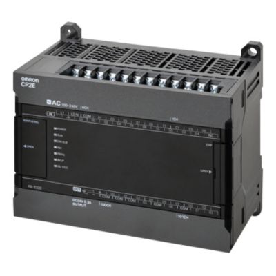 Omron CP2E-N30DT1-D kompakt PLC med 18 DI og 12 DO indgange, 24 VDC strømforsyning, set fra en let skrå vinkel.