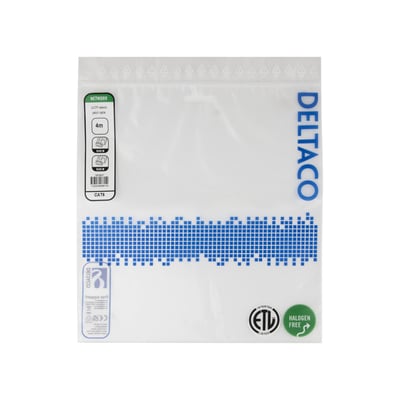 Emballagen til Deltaco Cat6 U/UTP-patchkablet i grå viser kabeltypen, RJ45-stik og længden på 4 meter.