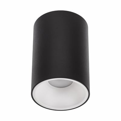 Sort Chloe GU10-påbygningsspot fra SpectrumLED med cylinderformet aluminiumskrop og hvid inderside, set skråt nedefra.
