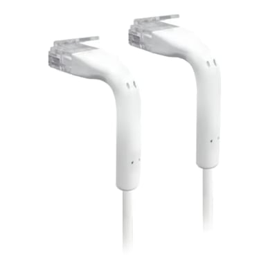 Ubiquiti UniFi patchkabel i hvid med afskærmede RJ45-stik i hver ende, viser kablets fleksible og ultra-tynde design.