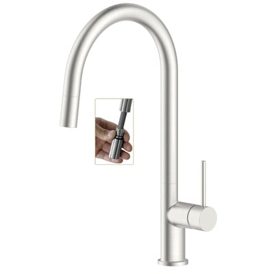 ADORA Gracili U Flex køkkenarmatur i børstet rustfrit stål, vist med et indsat billede af en hånd, der trækker en udtræksslange ud fra armaturets tud. Armaturet har en enkelt grebsbetjening og en buet form.