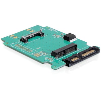 DeLOCK SATA til mSATA-adapter i fuld størrelse, set skråt med det grønne printkort og SATA-stikkene synlige.