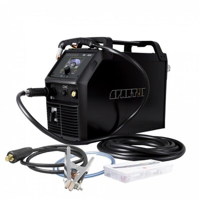 Spartus ProCut 45PFC plasmaskærer med 6 meter brænder, 1-faset, 20-40A og 25mm skæredybde, vist med tilbehør på hvid baggrund.