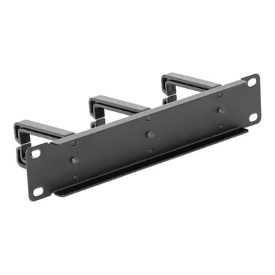 Sort Delock 43342-kabelstyringspanel til 10" rack, 1U, set skråt bagfra med tre D-ringskroge.