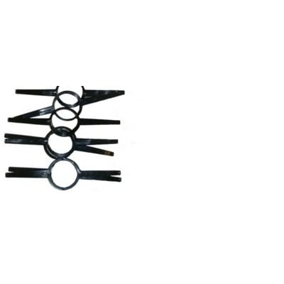 Stak af syv sorte Vaillant afstandsholdere til skorstenssplit, hver med en 80 mm diameter, klar til montering.