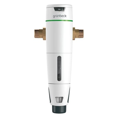 Grünbeck PureliQ:R20 returskyllefilter i hvidt og gråt design med messingkoblinger og et vindue til visning af filterindhold.