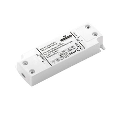 Nærbillede af Snappy SE15-24VF LED driverens mærkat med tekniske specifikationer, 15W og 24VDC.
