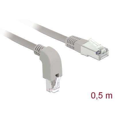 DeLock Cat.6A S/FTP-netværkskabel på 0,5 meter med to nedadvinklede RJ45-stik, vist i gråt.