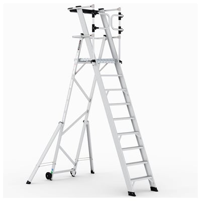 KEYPRO platformsstige med 8+1 trin i aluminium, udstyret med en stor platform og hjul til nem flytning.