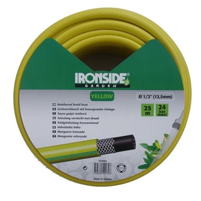 Ironside gul, krydsforstærket haveslange på 25 meter ses oprullet med produktets grønne og hvide emballageetiket.