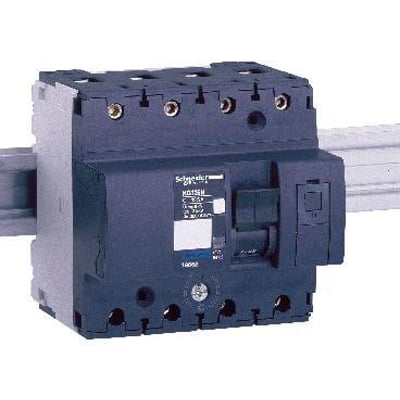 Schneider Electric NG125N D 4-polet automatsikring med 100A, monteret på DIN-skinne for elektrisk kredsløbsbeskyttelse.