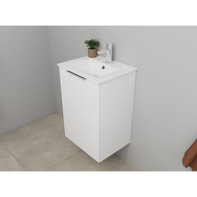 Sanibell Online møbelsæt i mathvid, 46 cm bredt, med enkel låge og porcelænsvask med armatur.