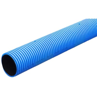 Blåt Wavin-siverør til nedsivning, 110 mm i diameter og 3 meter langt, med ribbet overflade og åben ende.