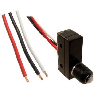 Omron basisafbryder til generelle formål med stempel, SPDT og 15A, vist med tre farvede ledninger (rød, sort, hvid).