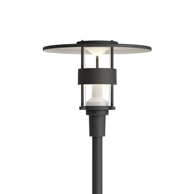 Louis Poulsen Albertslund LED udendørslampe med 4000K, 34W og 2990 lm, fremstår med sort finish og en blændfri, nedadrettet lyskegle.