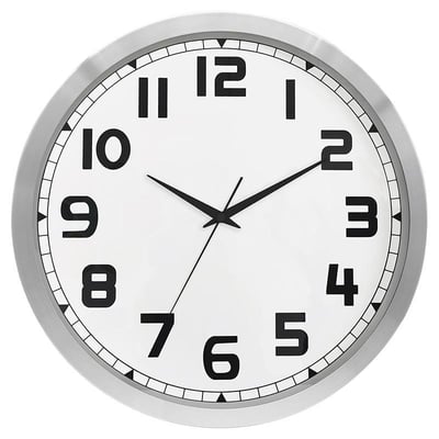 Diesella vægur Ø40 cm med kraftig alu-ramme og klassisk hvid urskive med tydelige sorte tal og visere på hvid baggrund.