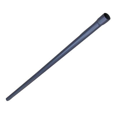 Mørkegråt PVC-forlængerrør på 63 x 2300 mm med muffe, vist diagonalt med den åbne muffe øverst.