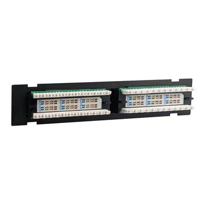 Bagside af Simply45 12-ports CAT6 UTP patchpanel, viser IDC-terminaler med farvekodning for nem kabelføring.