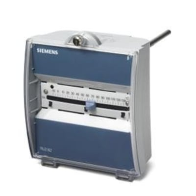 Siemens RLE162 indstiks-temperaturregulator med AC 24 V forsyning og DC 0-10 V output, vist på hvid baggrund.