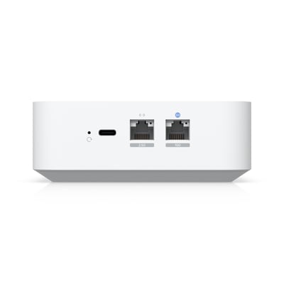 Ubiquiti UniFi Express 7 Wi-Fi-router i hvid, set bagfra med USB-C-port og to Ethernetporte i 2-pack-varianten.