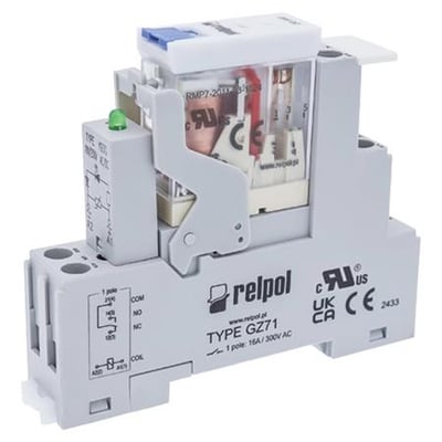 Relpol komplet stikbensrelæ med sokkel, 12 A, 1 C/O og 24 VDC, vist med synlig LED-indikator.
