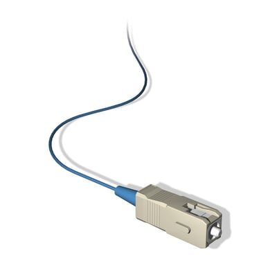 Pigtail sc/pc med 1 meter multimode om1 fiber og 900µm buffer, vist med en beige SC-connector og blå kabelkappe.