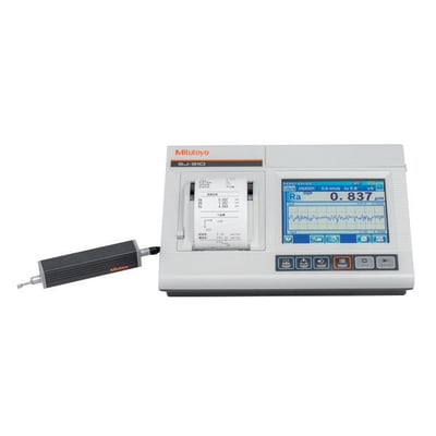 Mitutoyo SJ-311 bærbar ruhedsmåler med separat slæbeskoudstyr, touchskærm og indbygget printer.