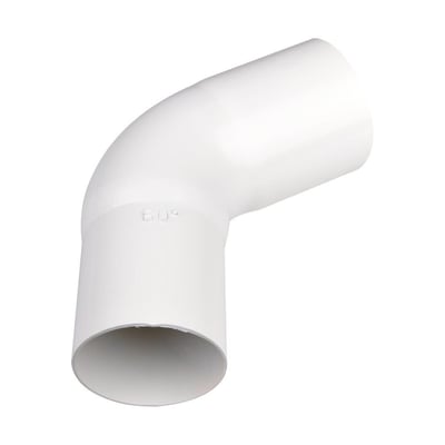 Plastmo tagrende bøjning på 60 grader med 75 mm diameter i hvid hård PVC, isoleret på hvid baggrund.