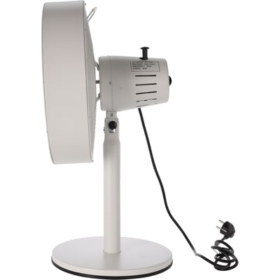 Hvid bordventilator på 35 cm set fra siden med rund fod, høj stander og sort ledning.