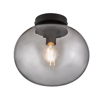 Tættere visning af Nordlux Alton loftlampen, hvor den runde røgfarvede glasskærm og den sorte metalfatning med synlig E27 pære fremhæves.