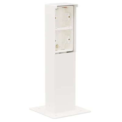 Niko Hydro stikkontaktsøjle i hvid, 24 cm høj med montageflange, klar til udendørs brug.