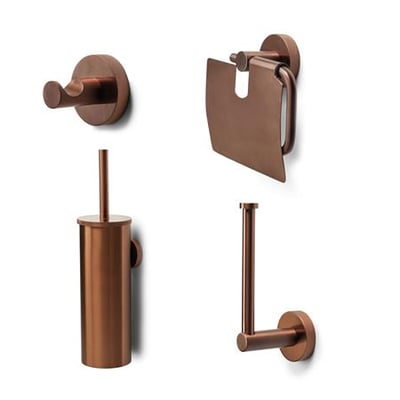 Komplet toiletsæt i børstet bronze med toiletrulleholder, toiletbørste, håndklædekrog og reservepapirholder, vist samlet på hvid baggrund.