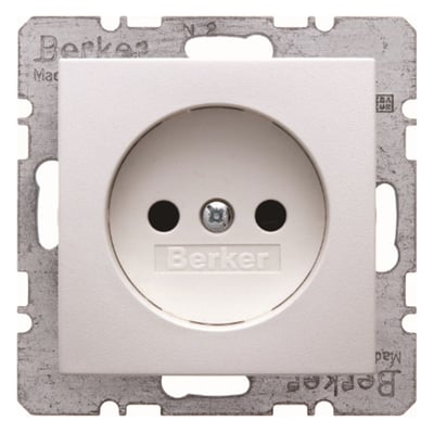 Berker Schuko stikkontakt uden jord, hvid mat finish med synlig monteringsramme og Berker logo.