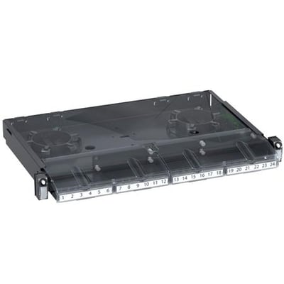 Schneider Electric Actassi udtræksbart fiberpanel til 19 tommer rack, 1HE, i koksgrå med nummereret front.