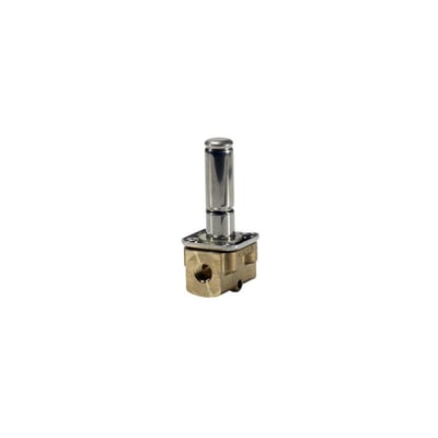 Danfoss EV210B magnetventil, en normalt åben ventil i messing med 1/8" G-gevind, isoleret på hvid baggrund.