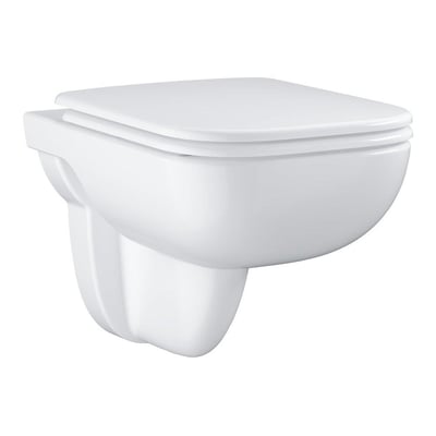 Isoleret billede af GROHE Start Edge Ceramic væghængt toilet i hvid, der fremhæver dets moderne, vægmonterede design og glatte overflade.