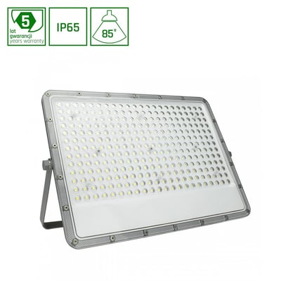 SpectrumLED Noctis Max projektør, 150W, grå, med synlige ikoner for 5 års garanti, IP65 og 85° spredning.