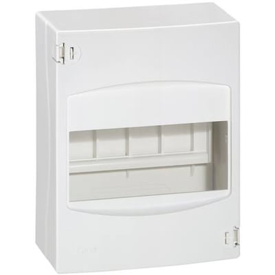 Legrand gruppeafdækning til 1x6 moduler i hvid RAL 9010, med synlige hængsler og rum til moduler.