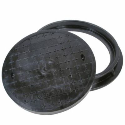 Rundt Lauridsen-karmdæksel i glasfiber, 1000 mm og B125; det sorte dæksel ligger foran den runde karm.