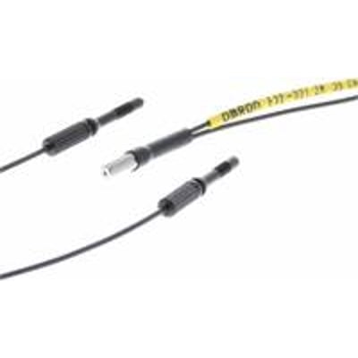 Omron E32-D21R fiberoptisk sensorhoved med M3 aksial gevind og R1 fleksibel fiber, vist med 2 meter kabel og gul mærkat med produktinformation.