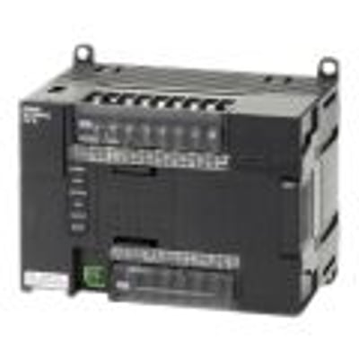 Omron PLC med 24 VDC forsyning, 24 indgange og 16 relæudgange i sort plast med synlige terminalblokke.