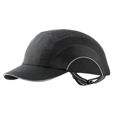 Sort Activewear BumpCap 2.0 Air slagbeskyttende kasket med buet skygge og justerbar rem bagpå.