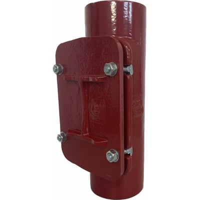 SML renserør i mørkerød støbejern med en rengøringsklappe til 150 mm rør.